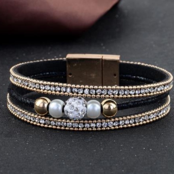 Jewelry - NEW leather wrap magnetic closure bracelet